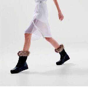 Sorel waterproof lightweight leather Joan of
Arctic winter snow boot size 6; 6,5